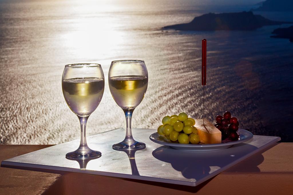 Santa Rinoula Suites Sea Sunset Views Adults Only เมกาโลคอรี ภายนอก รูปภาพ