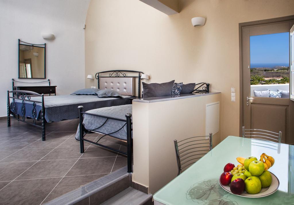 Santa Rinoula Suites Sea Sunset Views Adults Only เมกาโลคอรี ภายนอก รูปภาพ
