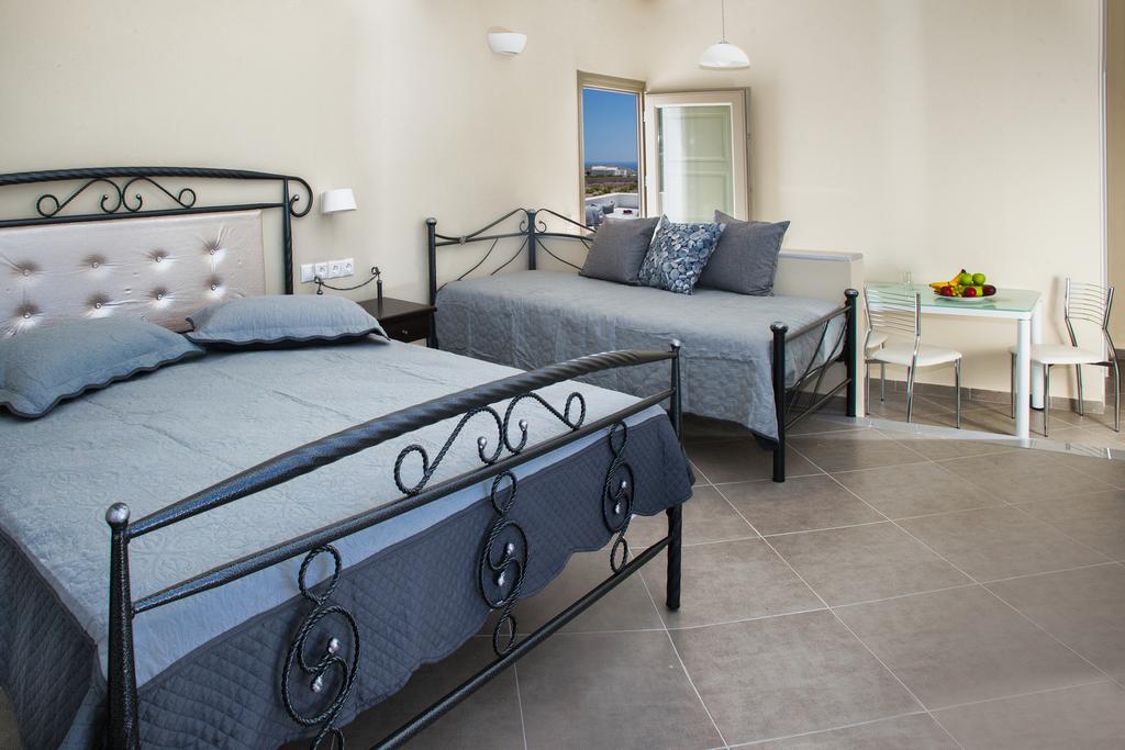 Santa Rinoula Suites Sea Sunset Views Adults Only เมกาโลคอรี ภายนอก รูปภาพ