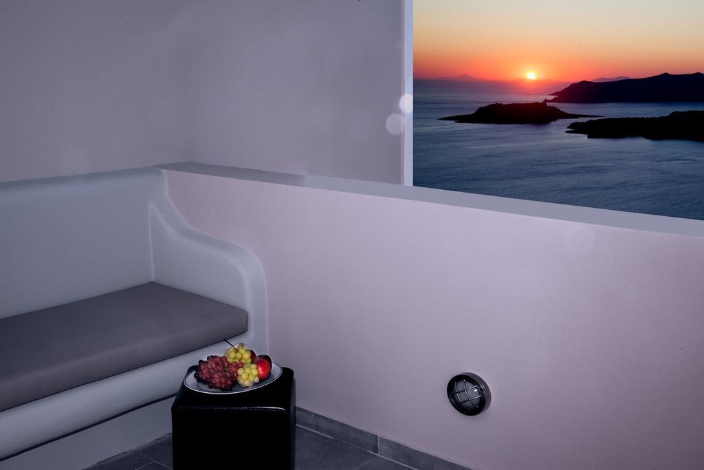 Santa Rinoula Suites Sea Sunset Views Adults Only เมกาโลคอรี ภายนอก รูปภาพ