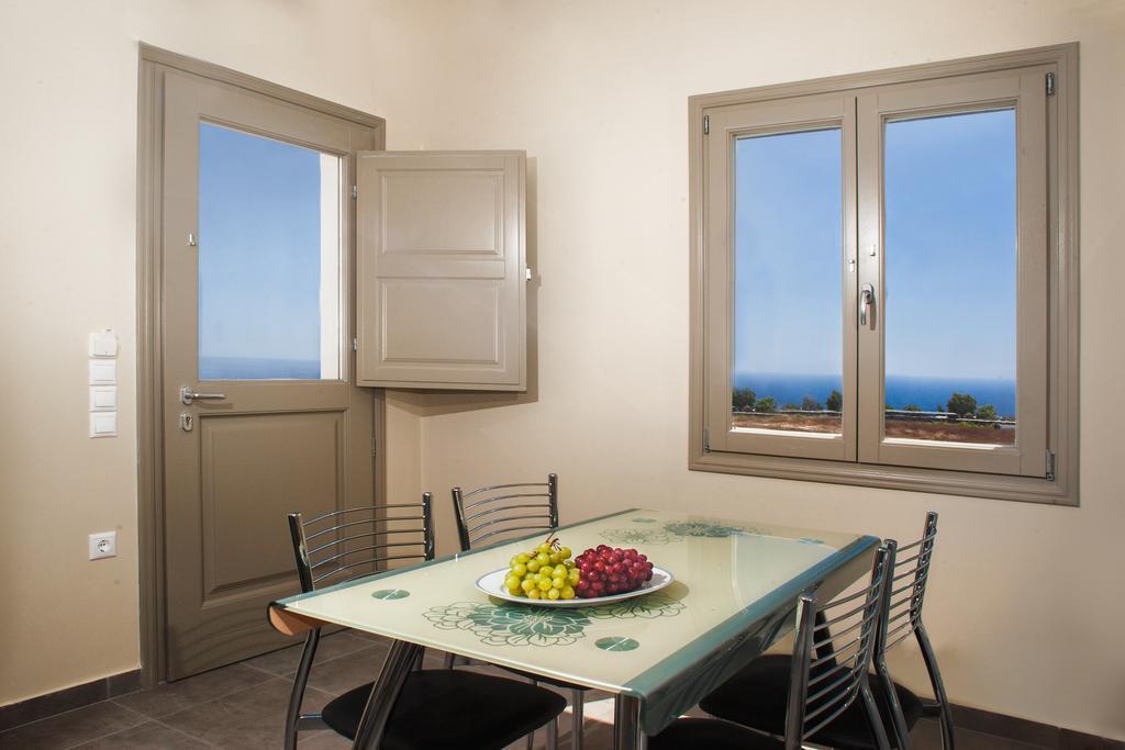 Santa Rinoula Suites Sea Sunset Views Adults Only เมกาโลคอรี ภายนอก รูปภาพ